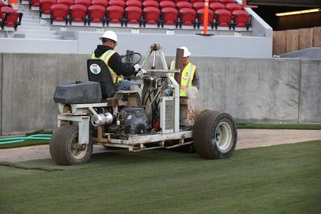 Levis Stadium 49ers.com Big Roll Bandera Installation